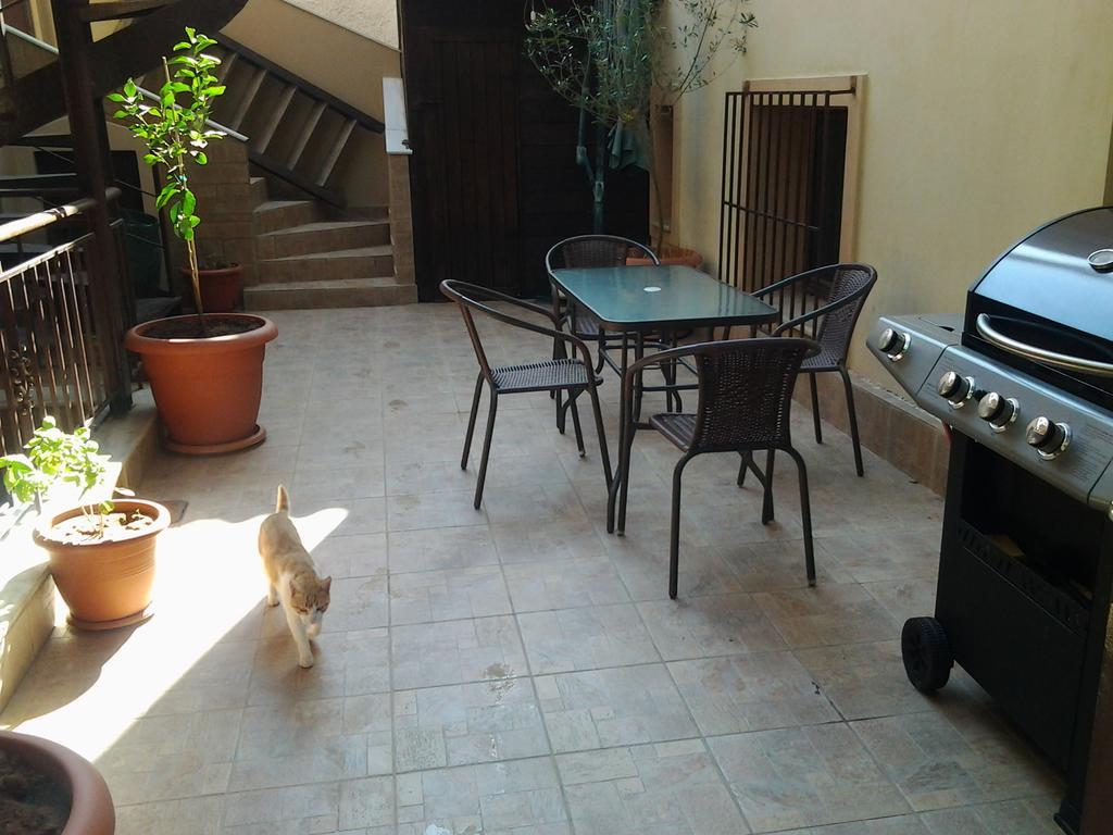 Alikes Apartments Close To International Airport And Rafina Port Artémida Eksteriør bilde
